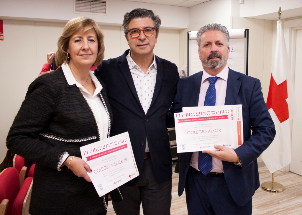 Los directores de Alkor y Villalkor, con el presidente de Cruz Roja Alcorcón