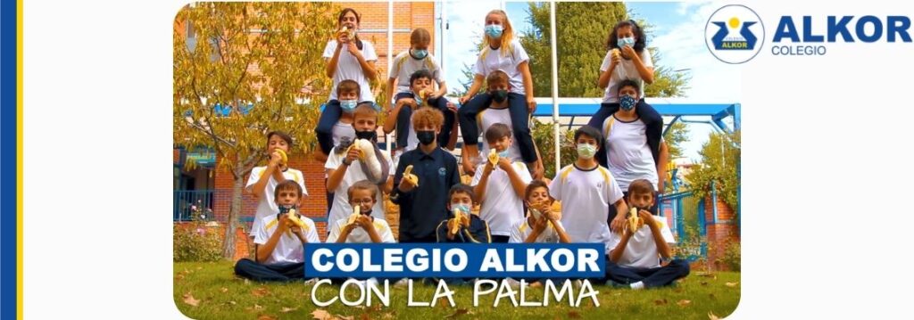 Alkor con los niños y niñas de La Palma